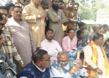 अयोध्या: मवई के ग्राम नेवरा में फर्जी निवास का खेल?  पंचायत निर्वाचन में घुमंतू नाम जोड़ने पर जाँच जारी