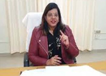 अयोध्या की RTO ऋतु सिंह ने वाहन स्वामियों को दी अंतिम चेतावनी, 20 फरवरी तक प्रपत्र वैध कराएं, नहीं तो परमिट निरस्त
