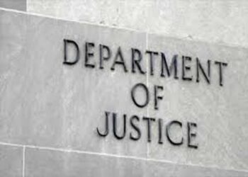 एपस्टीन फाइल?: कौन तय करता है कि कौन सी जानकारी जनता के लिए जारी की जाएगी?