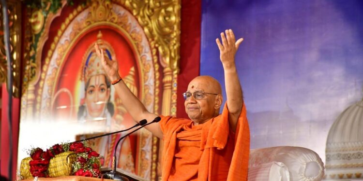 अयोध्या के सरायरासी में रामकथा महोत्सव; स्वामी गोविंद गिरी की भरत के त्याग और प्रेम कथा सुन भावुक हुए श्रद्धालु