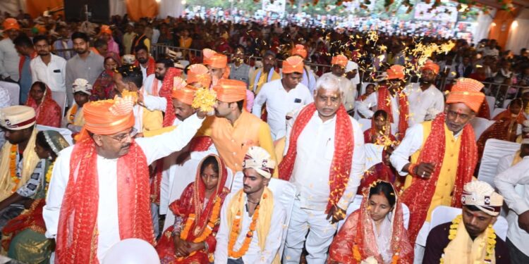कामाख्या धाम महोत्सव का भव्य आगाज: 1100 कन्या पूजन संग 238 जोड़ों का सामूहिक विवाह, लोकसंस्कृति का दिखा अद्भुत संगम