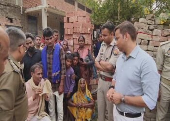भदोही में चौकीदार को जलाने के आरोप में ग्राम प्रधान का बेटा गिरफ्तार