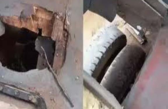 अलीगढ़: स्कूल बस के फर्श में बने छेद से नीचे गिरी बच्ची की मौत; चालक समेत दो गिरफ्तार