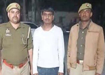 कुशीनगर में BDO की गाड़ी में आग लगाने के आरोप में महिला रसोइया का प्रेमी गिरफ्तार