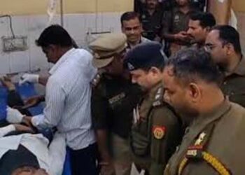 बाराबंकी जिले में जमीन के विवाद में अधिवक्ता को गोली मारी, घायल