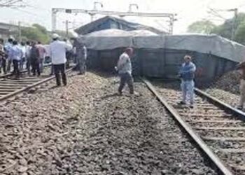 मप्र : कटनी में मालगाड़ी के छह डिब्बे पटरी से उतरे, रेल यातायात प्रभावित