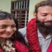 कुंभ मेले के दौरान चर्चा में आई मोनालिसा ने की मुस्लिम से शादी; न तो उन्होंने और न ही उनके पति ने अपना धर्म !? हिन्दुधर्म बना?