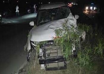 गाजीपुर में तेज रफ्तार कार ने मोटरसाइकिल को पीछे से मारी टक्कर, दो महिलाओं समेत तीन लोगों की मौत