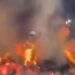 Watch, Mathura Holika Dahan : होलिका दहन की जलती अग्नि के बीच से युवक दहकते अंगारों के बीच दौड़ते हुए गुजरा!?