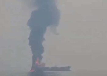 ओमान के पास हॉर्मुज जलडमरूमध्य में तेल टैंकर पर हमला, चार नाविक घायल