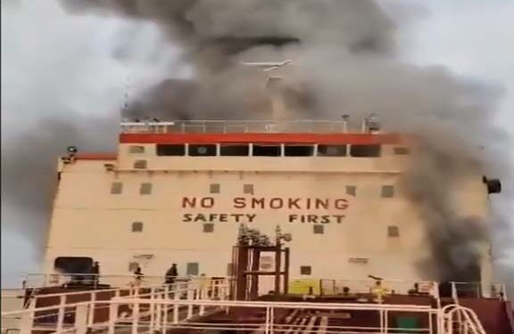 ओमान की खाड़ी में तेल टैंकर पर हमला, भारतीय नाविक की मौत