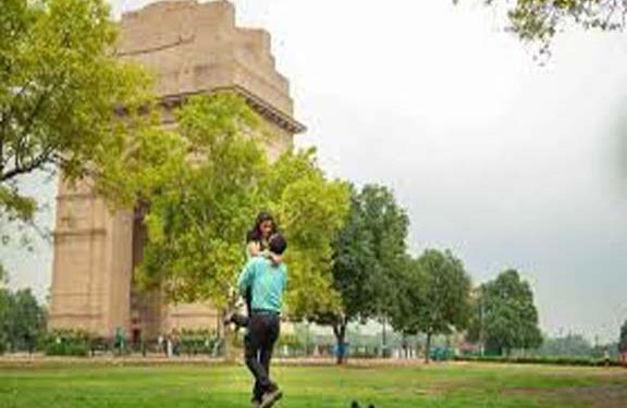 चंदौली: प्री-वेडिंग फोटोशूट के लिए गये के पांच लोग दुबई में फंसे