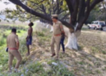 Ayodhya में फांसी के फंदे पर लटकता मिला अज्ञात युवक का शव