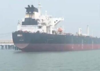 मोदी की कूटनीत : IRAN का साथ, होर्मुज से होकर एक तेल टैंकर मुंबई पहुंचा, एक अन्य पारादीप की राह पर