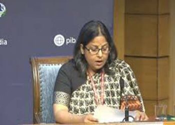 पेट्रोलियम मंत्रालय का बयान : एलपीजी सिलेंडर की घबराहट में बुकिंग न करें, LNG के दो जहाज जल्द भारत पहुचेगे