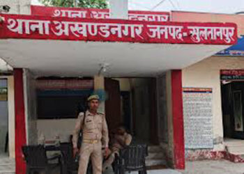 पुलिस निरीक्षक को संदिग्ध परिस्थितियों में लगी गोली, गंभीर हालत में लखनऊ रेफर