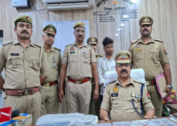 अयोध्या: ज्वैलर्स की दुकान से गहनों की लूट करनें वाले 02 अभियुक्त गिरफ्तार, लूट के आभूषण बरामद