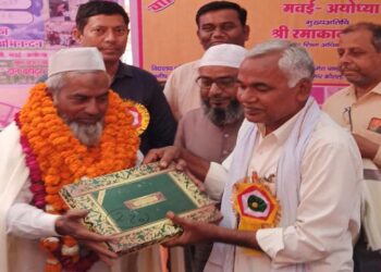 कंपोजिट विद्यालय बरौली में सेवानिवृत्त शिक्षक एहतिराम हुसैन खां “शब्बू” को शॉल, माला एवं स्मृति चिन्ह भेंट कर दी विदाई