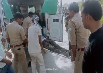 रुदौली: ई-रिक्शा नाले में गिरा, तीन घायल