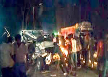 बिहार के कटिहार में बस, ट्रक और पिकअप वैन की आपस में हुई टक्कर; 13 लोगों की मौत, 30 घायल