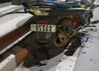 मथुरा में राष्‍ट्रीय राजमार्ग पर मोटरसाइकिल के जरिये रेस कर रहे दो युवकों की मौत, तीन घायल