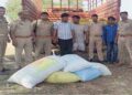 भदोही में आडिशा से आरहे ट्रक से बरामद किया 52 लाख रुपये का गांजा, तीन तस्कर गिरफ्तार