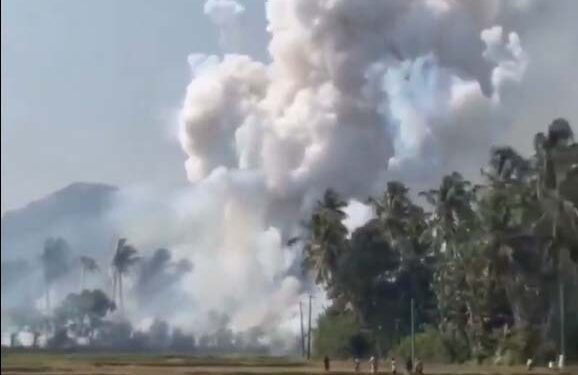 Watch video, केरल के त्रिशूर में आतिशबाजी भंडारण स्थल पर भयंकर विस्फोट; नौ शव बरामद, 13 की मौत, 17 घायल