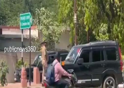 Video, अयोध्या में नगर कोतवाल की अतिक्रमण कार्रवाई: मेयर आवास के बाहर से भाजपा पार्षद की स्कॉर्पियो उठी, भड़के महापौर?