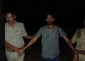 सुलतानपुर: पुलिस मुठभेड़ में गोकशी के तीन अभियुक्त गिरफ्तार, एक के पैर में लगी गोली