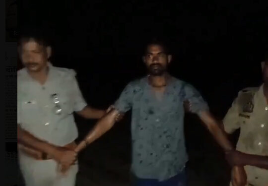 सुलतानपुर: पुलिस मुठभेड़ में गोकशी के तीन अभियुक्त गिरफ्तार, एक के पैर में लगी गोली