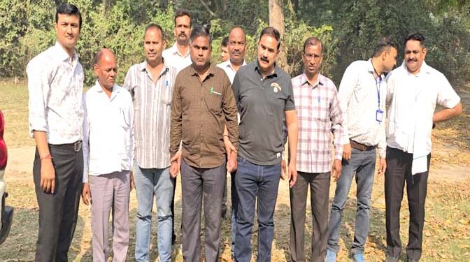 अयोध्या: 10,000 रुपये रिश्वत लेते ग्राम पंचायत अधिकारी रंगे हाथों गिरफ्तार