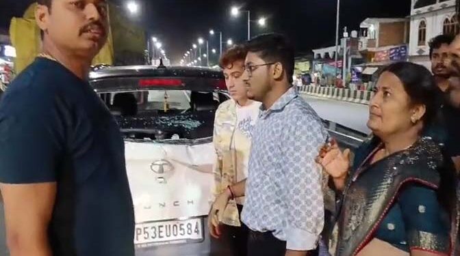 Ayodhya: नेशनल हाईवे पर बड़ा हादसा टला; डीसीएम ने कार में मारी टक्कर