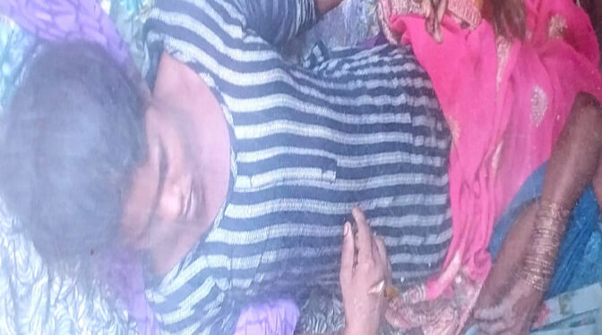अयोध्या के रुदौली में शौच के लिए गई युवती की झटका मशीन के करंट  से मौत
