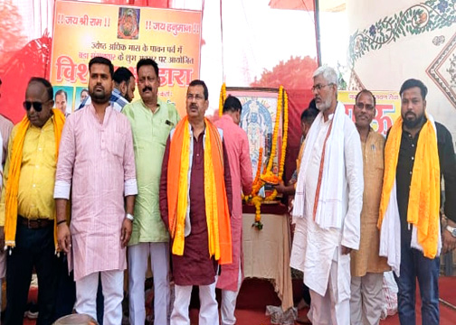 अयोध्या में चतुर्थ मंगल पर हुआ विशाल शरबत फल एव मिष्ठान वितरण कार्यक्रम का जगह जगह हुआ आयोजन