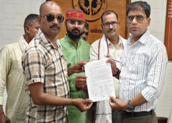 रुदौली में गौरियामऊ रेलवे स्टेशन पर टिकट काउंटर बंद; ट्रेनों का ठहराव जारी,   ग्रामीणों ने रेलमंत्री को सम्बोधित मांग एसडीएम को सौंपा