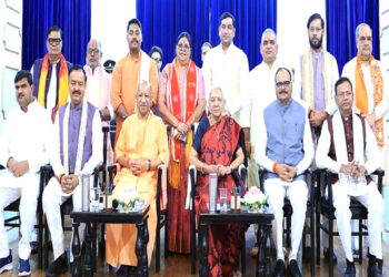 उप्र मंत्रिमंडल विस्तार : छह नये मंत्रियों ने ली शपथ, दो राज्य मंत्रियों को मिला स्वतंत्र प्रभार