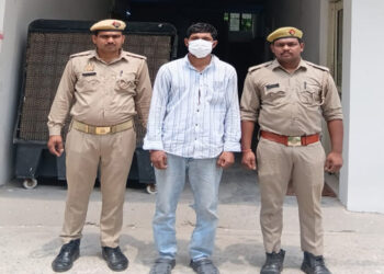 नोएडा : पिज़्ज़ा बनाते समय थूकने का वीडियो वायरल, आरोपी कर्मचारी गिरफ्तार