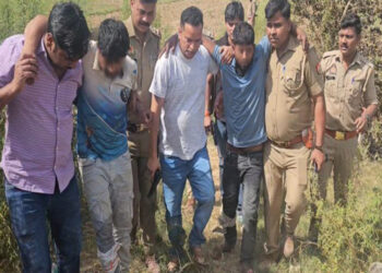 नोएडा: छात्र की हत्या के मामले में पुलिस मुठभेड़ में तीन आरोपी गिरफ्तार