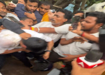 पश्चिम बंगाल में अभिषेक बनर्जी से मारपीट, अंडे फेंके, शर्ट फाड़ी, चोर-चोर के नारे