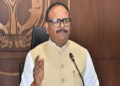 उप्र में स्वास्थ्य विभाग पर बड़ी कार्रवाई: पांच डॉक्टर बर्खास्त, कई अधिकारियों पर गिरी गाज