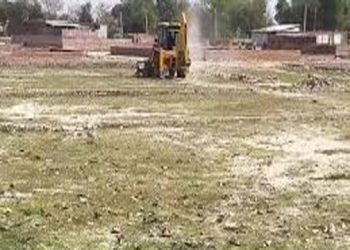 अयोध्या में बिना ले-आउट कराई जा रही अवैध प्लाटिंग पर चला FDA का बुलडोजर