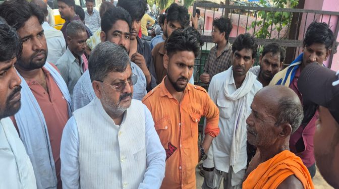 अयोध्या: रुदौली सड़क हादसे व करंट, दो घटनाओं में तीन की मौत; पहुंचे विधायक रामचंद्र यादव
