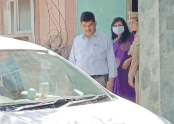 मेरठ: CGHS आफिस में एडीशनल डायरेक्टर डॉ नताशा वर्मा को रिश्वत लेते हुए CBI ने किया गिरफ्तार