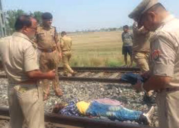 चंदौली में चलती ट्रेन में युवक की गोली मारकर हत्या, शव पटरी पर फेंका