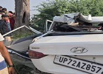 प्रतापगढ़: अनियंत्रित कार के पेड़ से टकरा जाने से किशोरी सहित दो श्रद्धालुओं की मौत, चार अन्य घायल