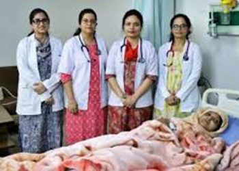 संभल: कुदरत का चमत्कार! अमीना ने 5 दिन के अंदर दिया 4 बच्चों को जन्म