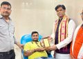 अयोध्या: रक्त की कमी दूर करने के लिए आगे आए इंडिया टीवी के वरिष्ठ पत्रकार अरविंद गुप्ता, किया रक्तदान