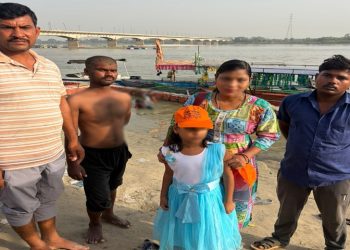 Ayodhya, सरयू नदी में डूब रही मां-बेटी के लिए देवदूत बनी जल पुलिस, सूझबूझ से बची दोनों की जान