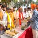 अयोध्या बड़े मंगल पर श्री अयोध्या न्यास ने दो स्थानों पर किया भण्डारे का आयोजन