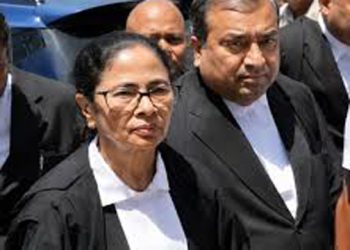 चुनाव बाद हिंसा के मामले में दलील देने के लिए उच्च न्यायालय में पेश हुईं ममता बनर्जी